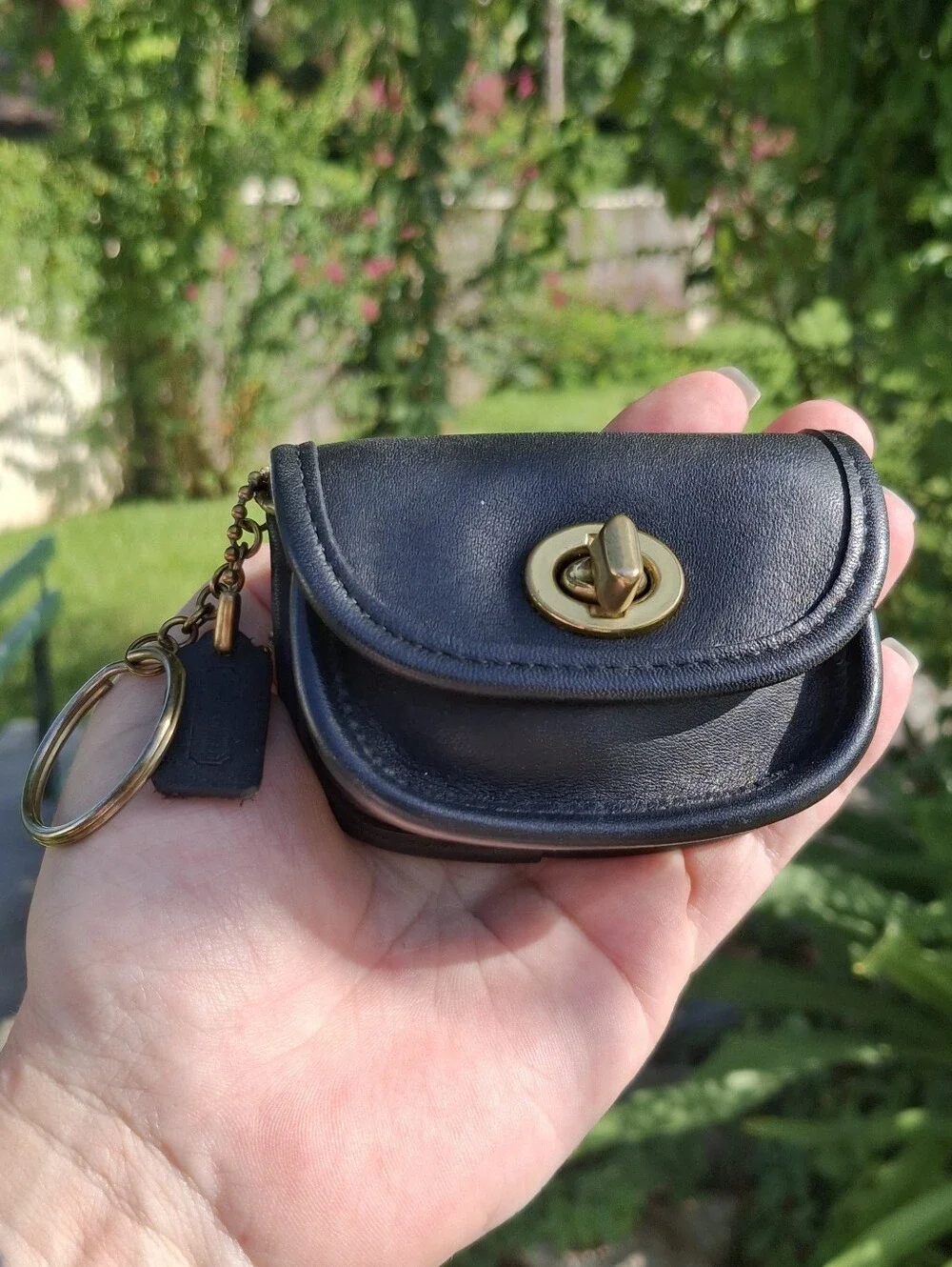 Vintage 90's Coach Black Leather Mini City Key Fob Coin Purse #7105